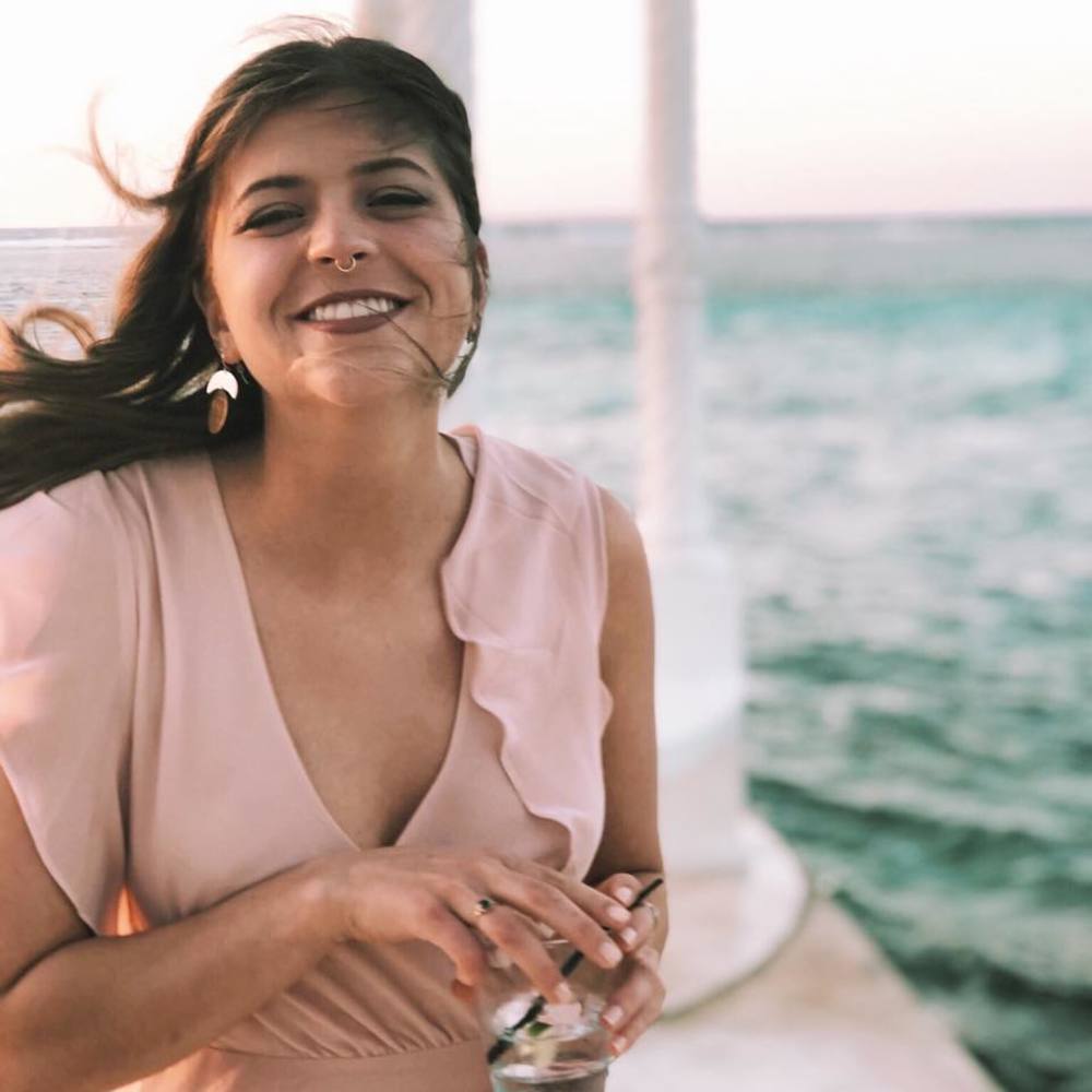 Meet your Posher, Elaina